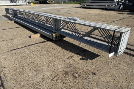 7.55 x 16.00m (121m²) platdak